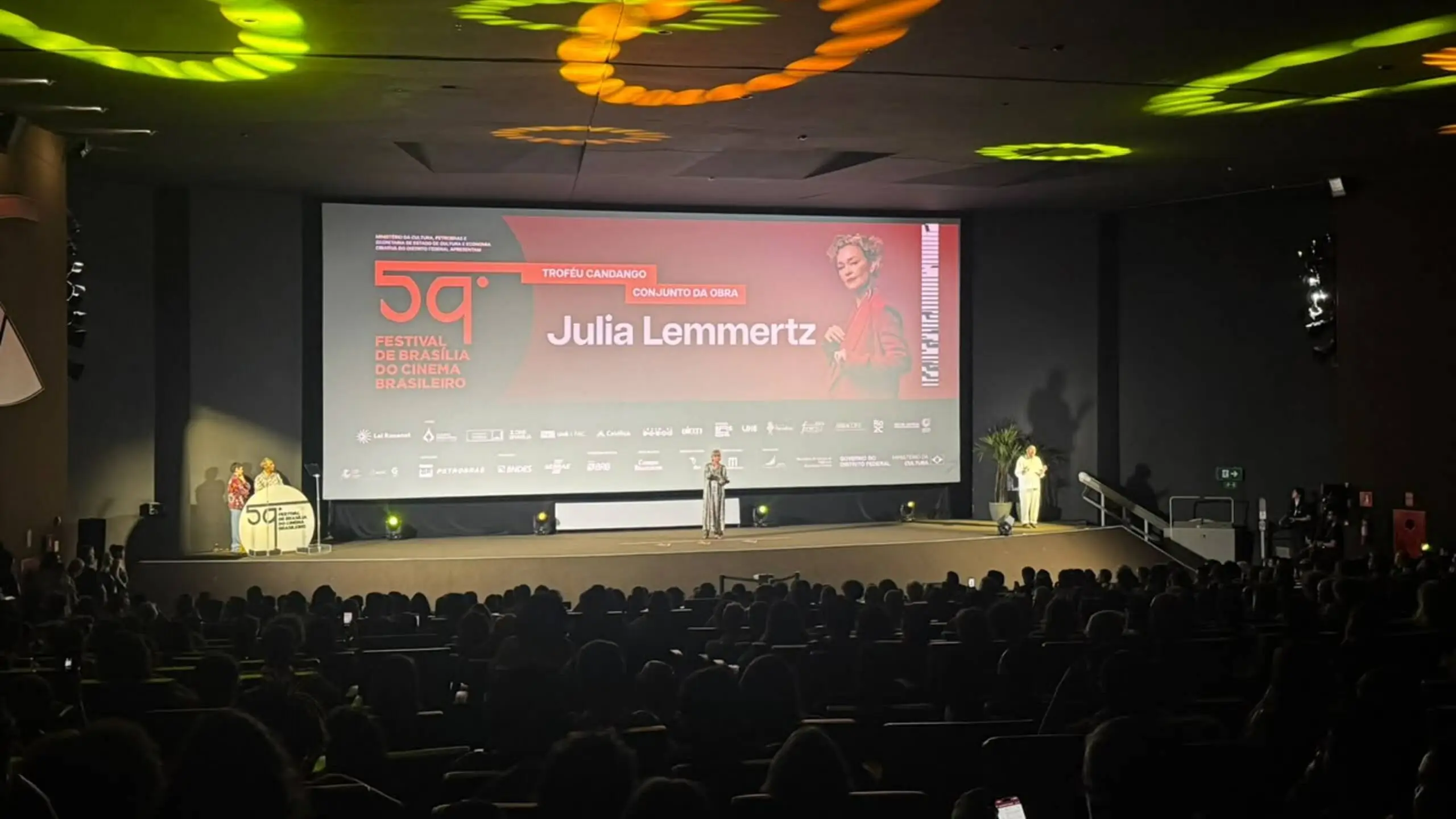 Festival de Brasília de Cinema homenageia Julia Lemmertz e exibe 'A Pele Morta'