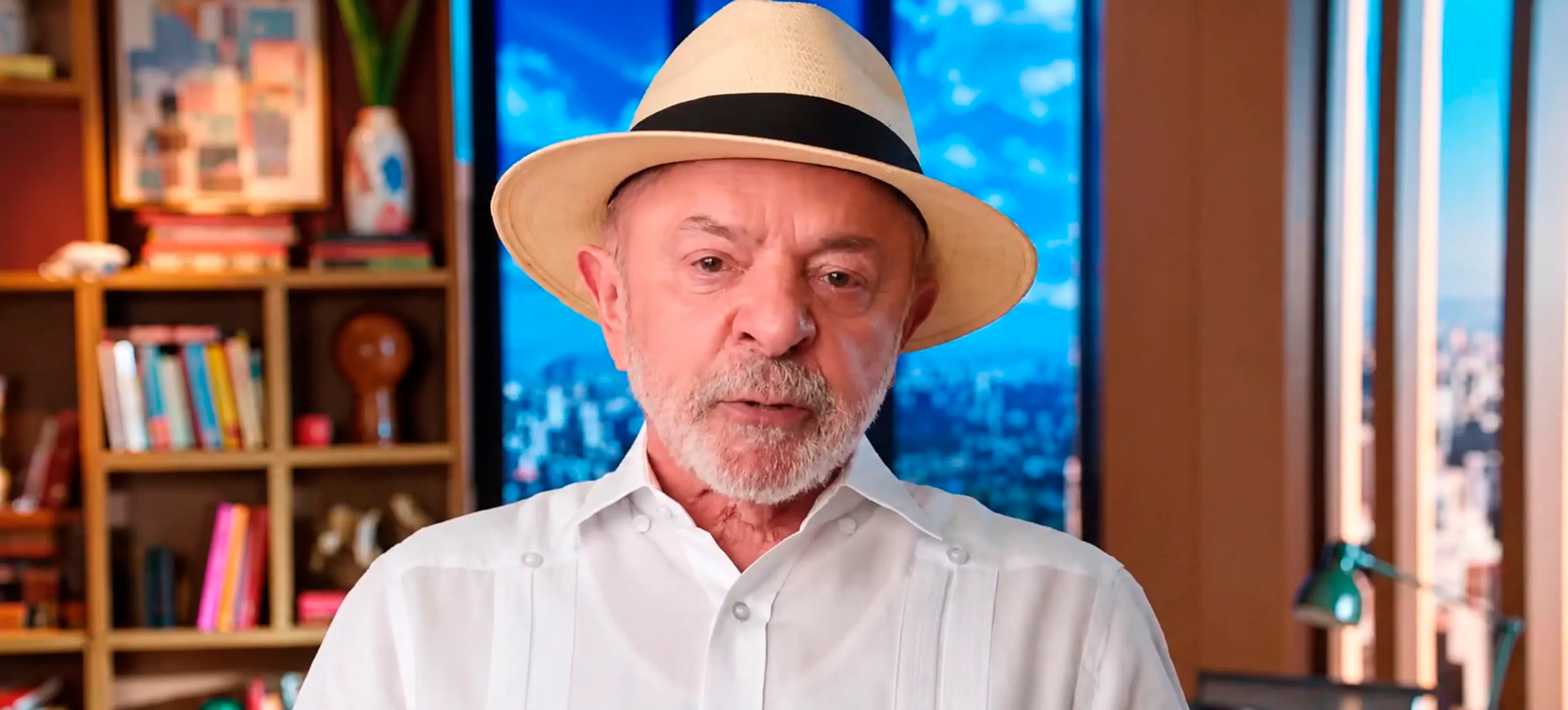 Lula defende investimentos em educação e ataca Flávio Bolsonaro