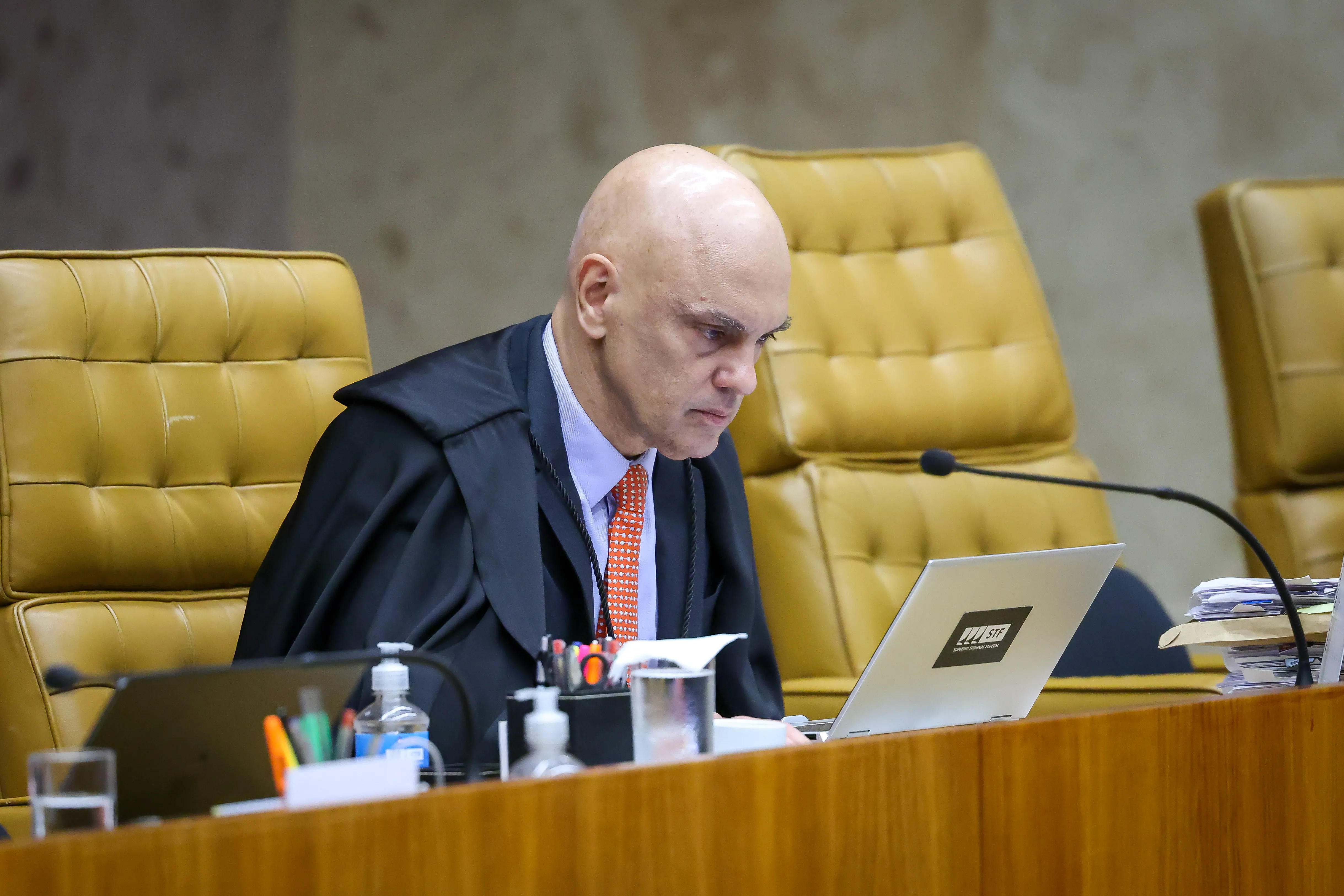 Folha de S.Paulo pede investigação de Alexandre de Moraes e reforma no STF